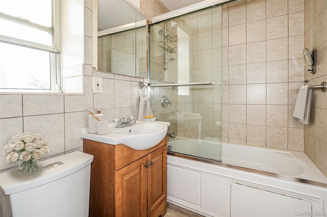 7510 Yellowstone Boulevard 2C, Rego Park, NY 11374
