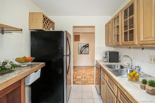 7510 Yellowstone Boulevard 2C, Rego Park, NY 11374