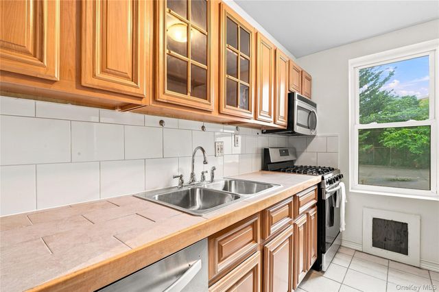 7510 Yellowstone Boulevard 2C, Rego Park, NY 11374