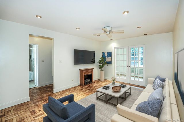 7510 Yellowstone Boulevard 2C, Rego Park, NY 11374