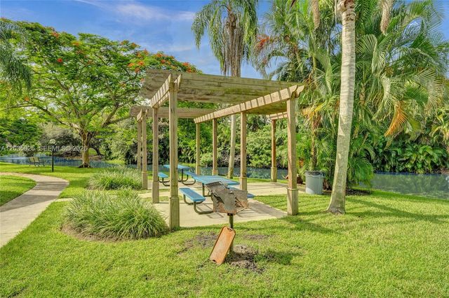 663 Vista Isles Drive 1711, Sunrise, FL 33325