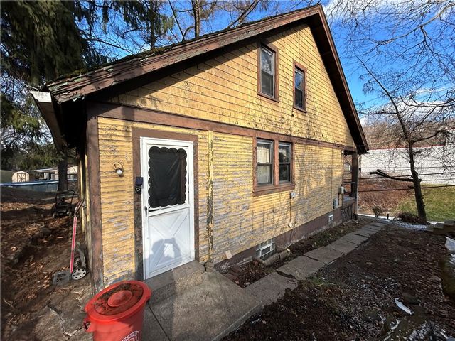 35 Verona Rd, Penn Hills, PA 15235