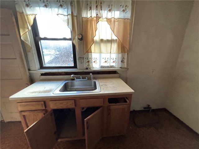 35 Verona Rd, Penn Hills, PA 15235