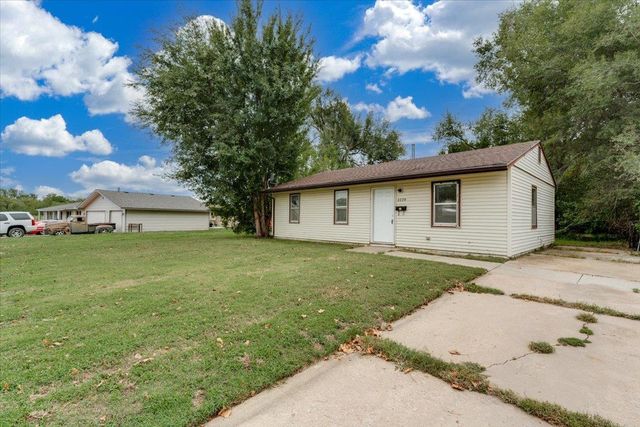 2229 E 53rd, Wichita, KS 67216