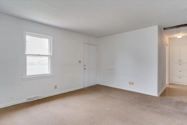 2229 E 53rd, Wichita, KS 67216
