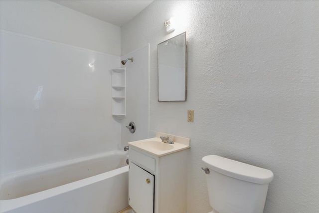 2229 E 53rd, Wichita, KS 67216