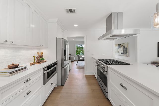 3415 Shinoak DR, Austin, TX 78731