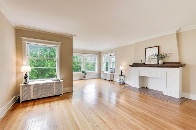 426 Washington Boulevard 3W, Oak Park, IL 60302