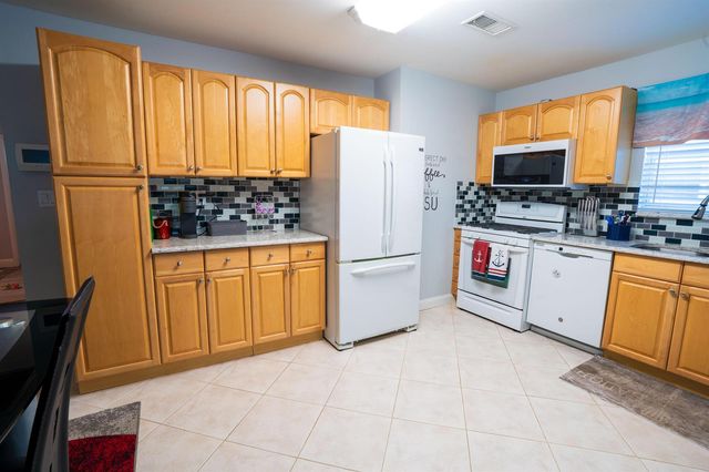 4386 Bamboo Drive, Palm Beach Gardens, FL 33410