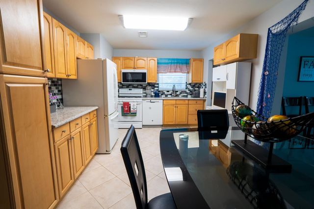 4386 Bamboo Drive, Palm Beach Gardens, FL 33410