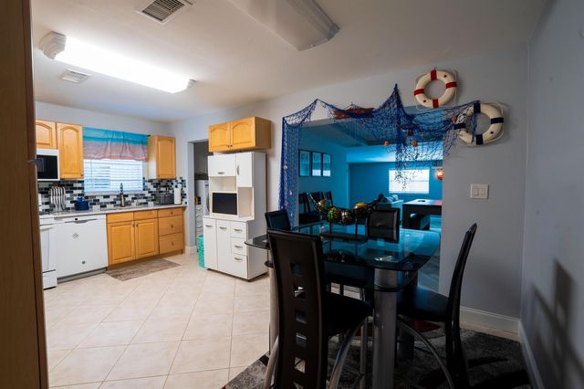 4386 Bamboo Drive, Palm Beach Gardens, FL 33410