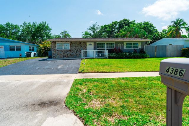 4386 Bamboo Drive, Palm Beach Gardens, FL 33410