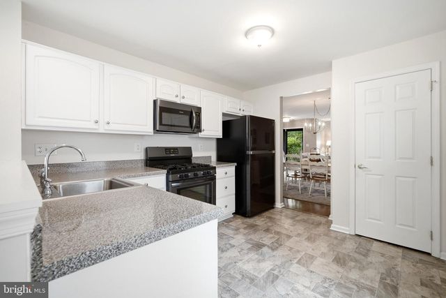 657 E CHANCERY LN, Absecon, NJ 08205