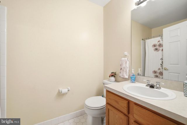 657 E CHANCERY LN, Absecon, NJ 08205