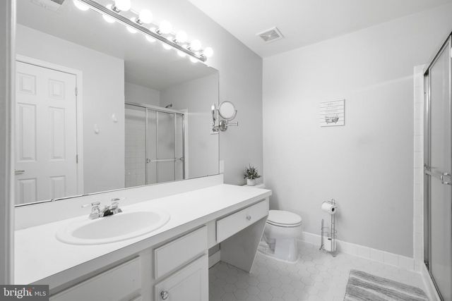657 E CHANCERY LN, Absecon, NJ 08205