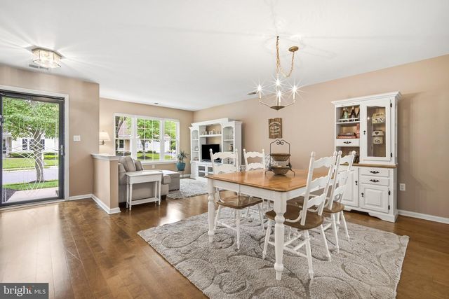 657 E CHANCERY LN, Absecon, NJ 08205