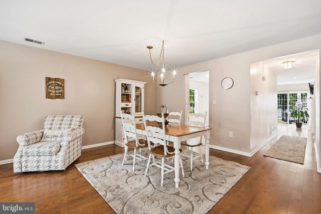 657 E CHANCERY LN, Absecon, NJ 08205