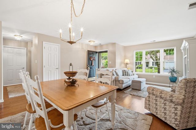 657 E CHANCERY LN, Absecon, NJ 08205