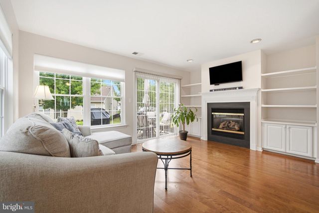 657 E CHANCERY LN, Absecon, NJ 08205