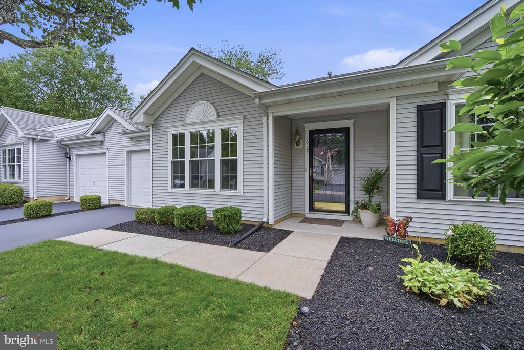 657 E CHANCERY LN, Absecon, NJ 08205