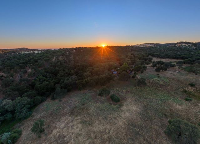 14514 Bald Mountain Rd, Penn Valley, CA 95946