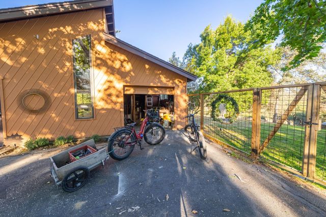 14514 Bald Mountain Rd, Penn Valley, CA 95946