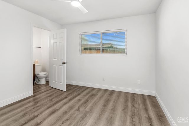 2500 Mandeline Avenue, Bakersfield, CA 93304