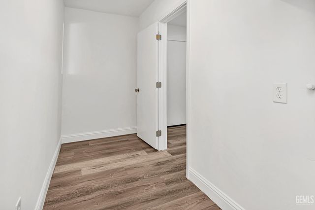 2500 Mandeline Avenue, Bakersfield, CA 93304