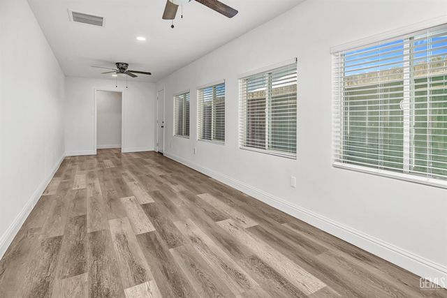 2500 Mandeline Avenue, Bakersfield, CA 93304