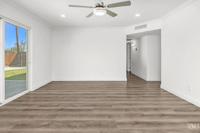 2500 Mandeline Avenue, Bakersfield, CA 93304