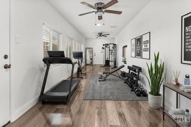 2500 Mandeline Avenue, Bakersfield, CA 93304