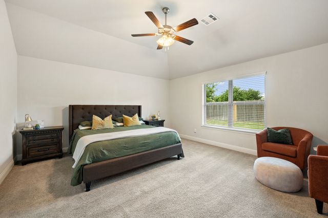 605 Roscoe Drive, Midlothian, TX 76065