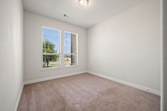 605 Roscoe Drive, Midlothian, TX 76065