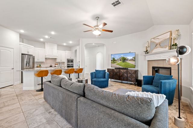 605 Roscoe Drive, Midlothian, TX 76065