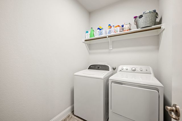 605 Roscoe Drive, Midlothian, TX 76065