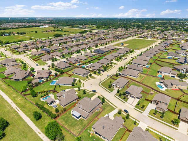 605 Roscoe Drive, Midlothian, TX 76065