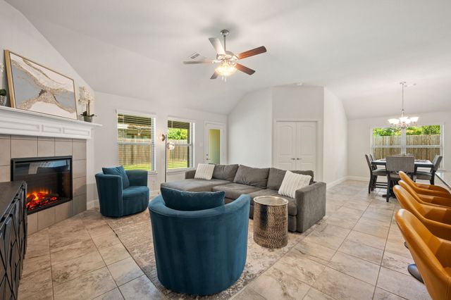 605 Roscoe Drive, Midlothian, TX 76065