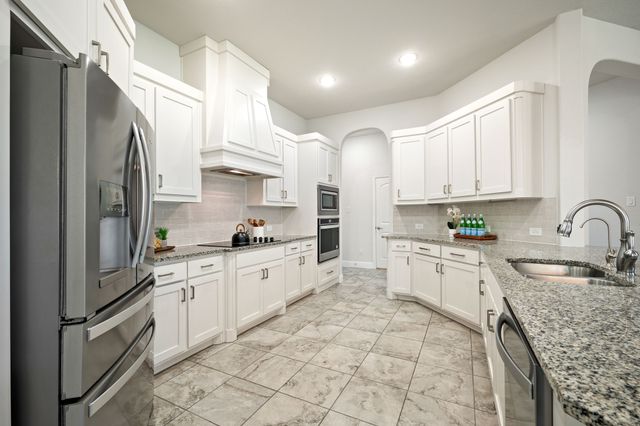 605 Roscoe Drive, Midlothian, TX 76065
