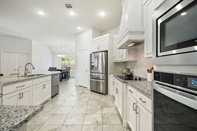 605 Roscoe Drive, Midlothian, TX 76065