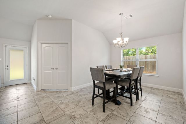 605 Roscoe Drive, Midlothian, TX 76065