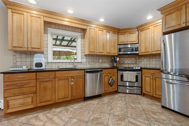 3 Valerie Lane, Mahopac, NY 10541