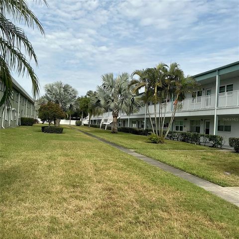 5267 81ST ST N 26, St Petersburg, FL 33709