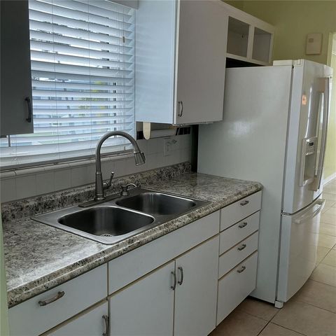 5267 81ST ST N 26, St Petersburg, FL 33709