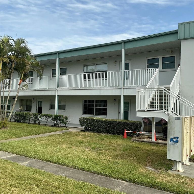 5267 81ST ST N 26, St Petersburg, FL 33709