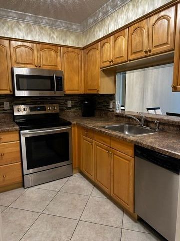 7290 Ashford Place 404, Delray Beach, FL 33446
