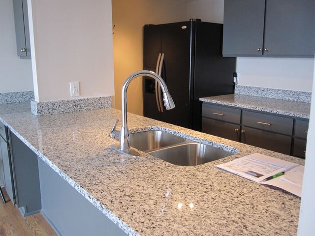 820 Cliffs Drive 306, Ypsilanti Twp, MI 48198