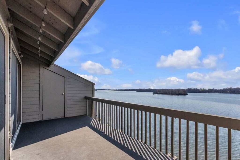 820 Cliffs Drive 306, Ypsilanti Twp, MI 48198