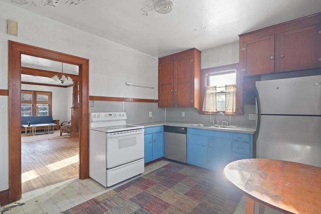 6638 31st AVENUE, Kenosha, WI 53142