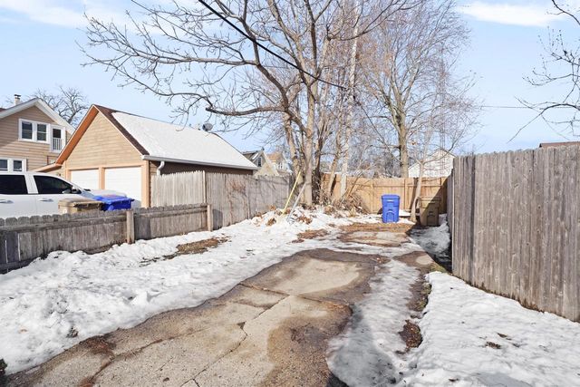 6638 31st AVENUE, Kenosha, WI 53142