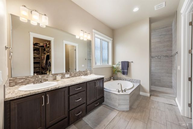 3457 W Barefoot St, Eagle, ID 83616